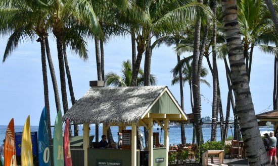 Maui Hawaii best beach resorts 2025 – luxury beachfront hotels guide