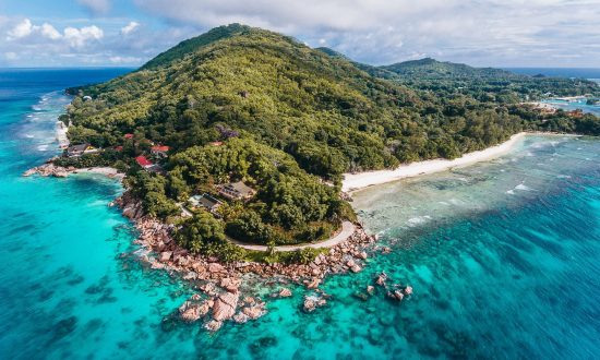 Seychelles Praslin La Digue top beach resorts 2025 – luxury beachfront hotels guide