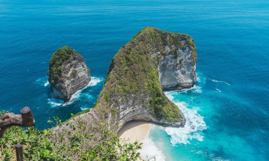 Bali Indonesia top beach resorts 2025 – beachfront hotels guide