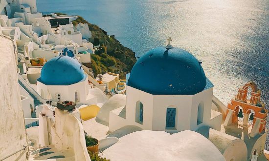 Santorini Greece top beach resorts 2025 – luxury beachfront hotels guide